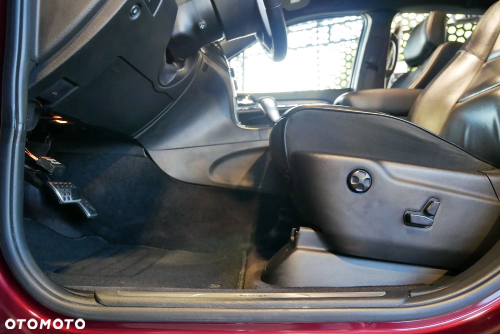 Jeep Grand Cherokee - 24
