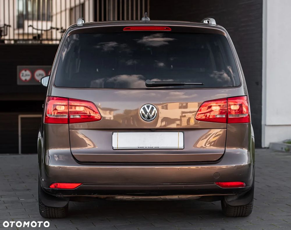 Volkswagen Touran 1.4 TSI BMT Highline DSG - 11