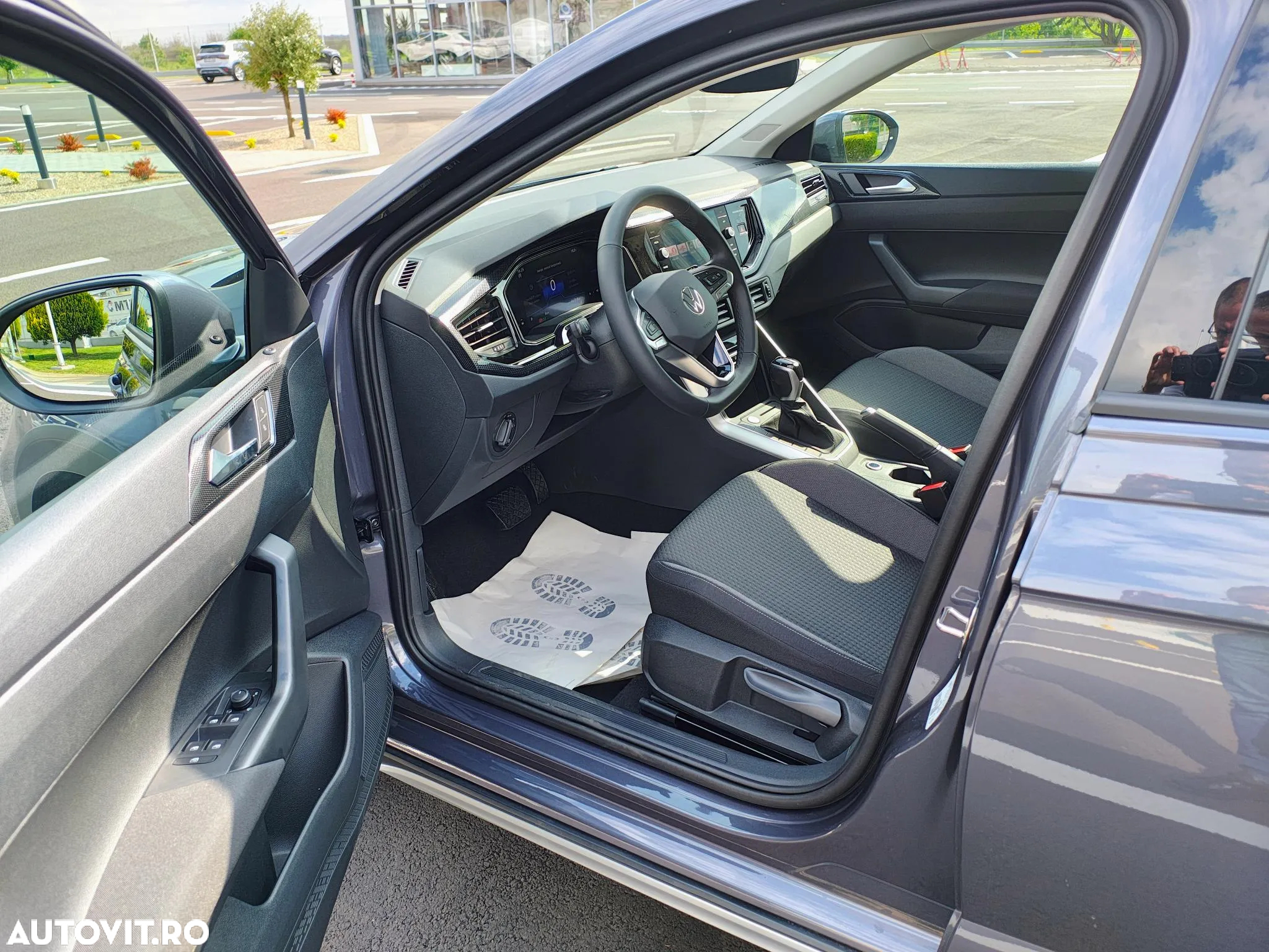 Volkswagen Taigo 1.0 TSI DSG Life - 4