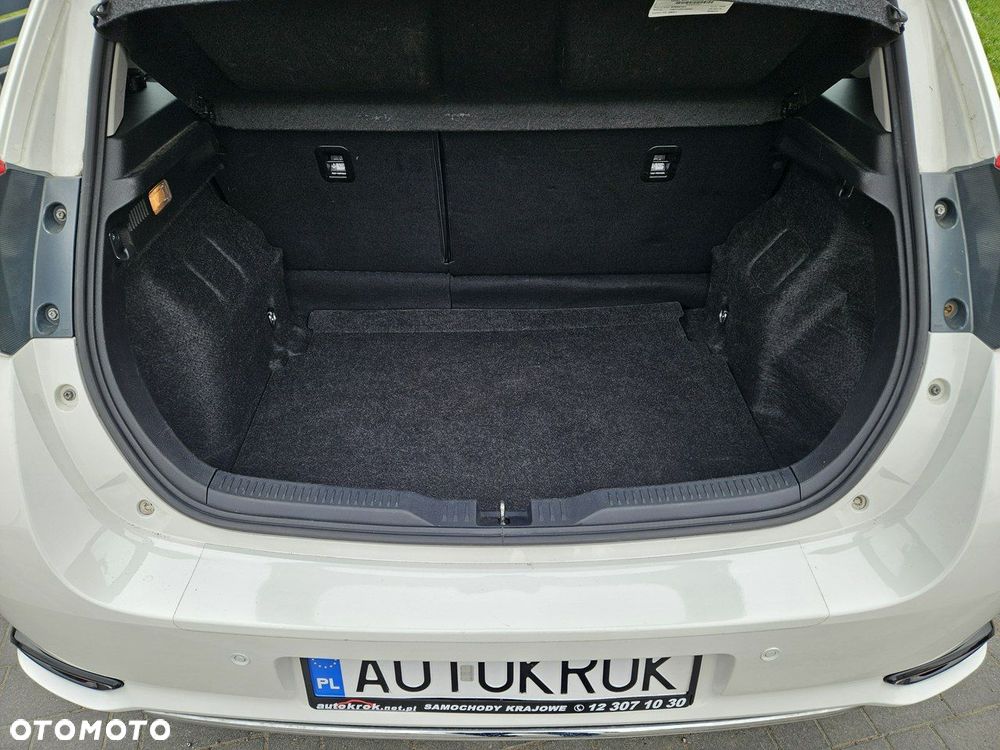 Toyota Auris - 15