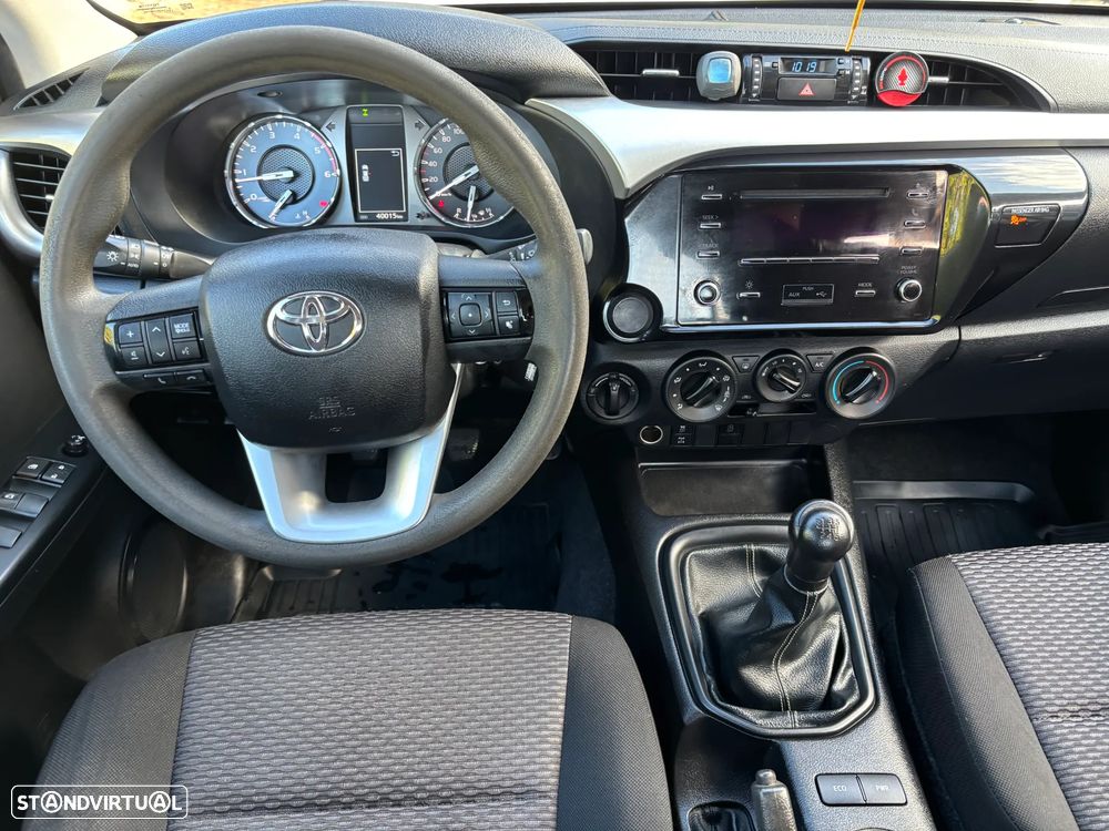 Toyota Hilux 2.4D 4WD CD IVA Dedutivel - 16