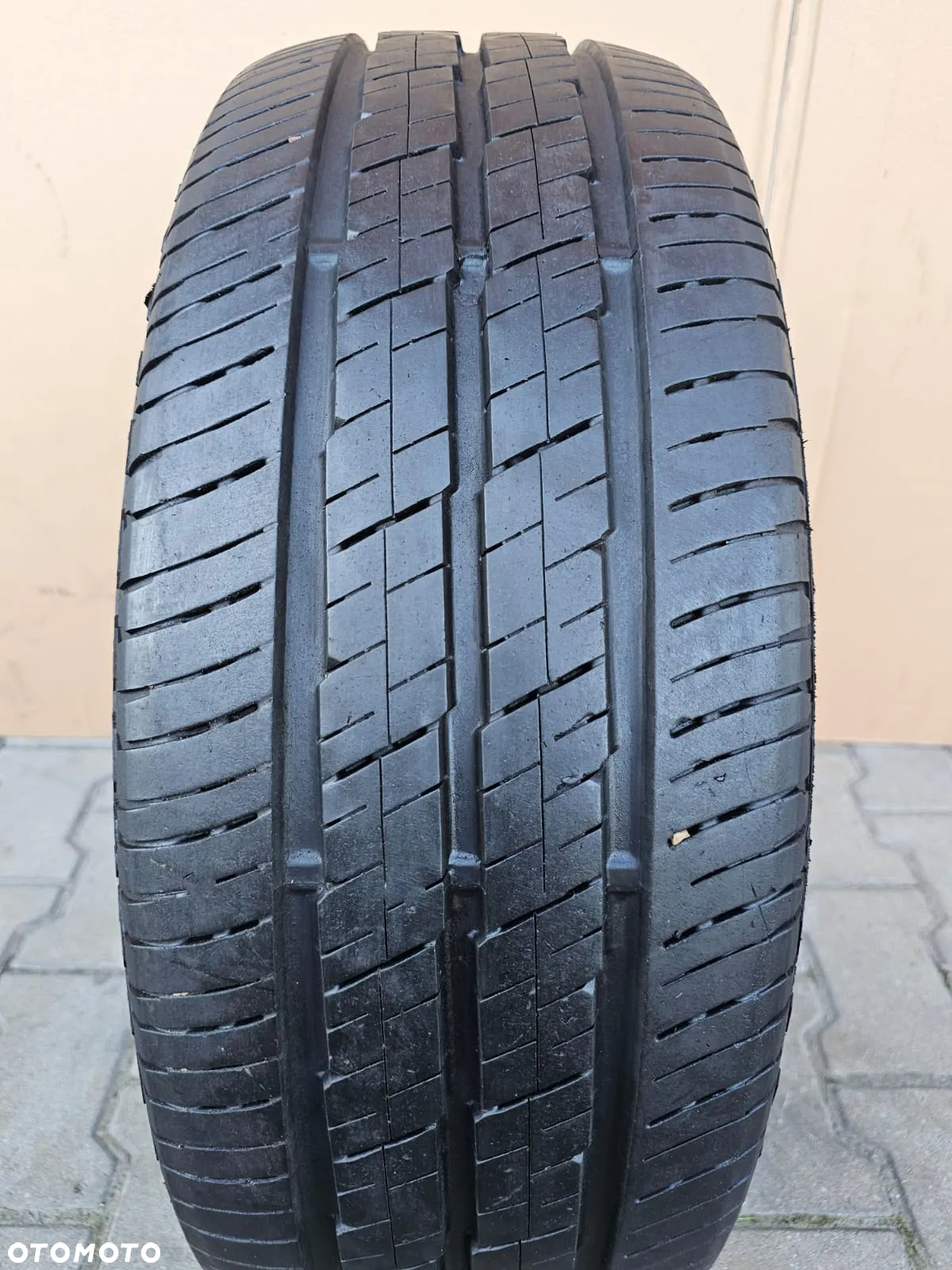 (O84) 235/60R17C 117/115R 8,2mm 10r BUS / Continental Vanco 2 - 2