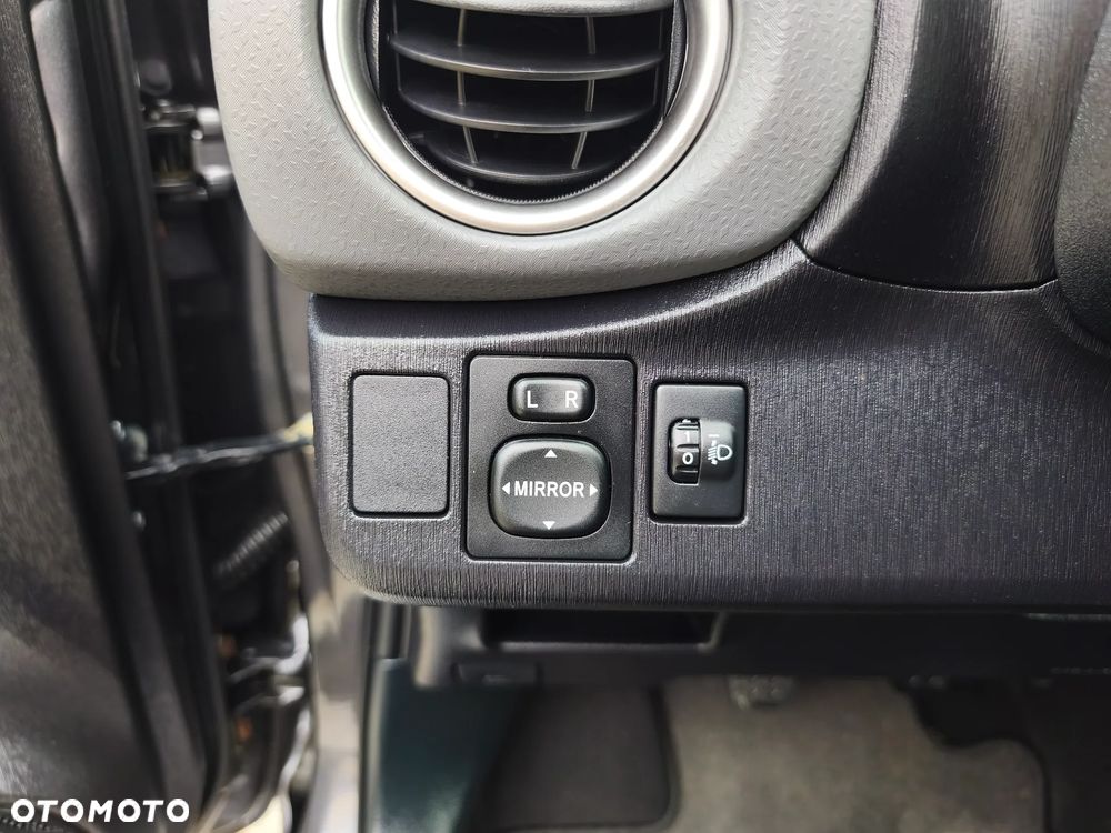 Toyota Yaris 1.33 VVT-i - 24