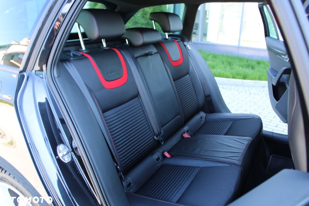 Skoda Octavia 2.0 TSI (Green tec) DSG RS - 31