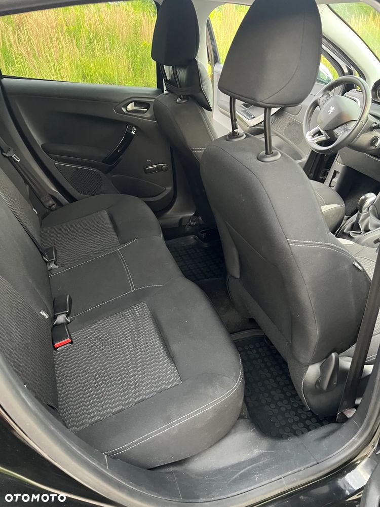 Peugeot 208 1.2 PureTech Style - 14
