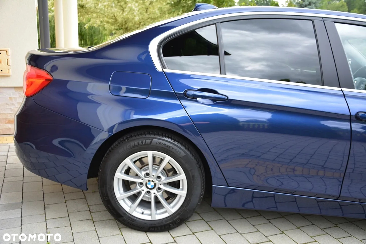BMW Seria 3 320d - 12