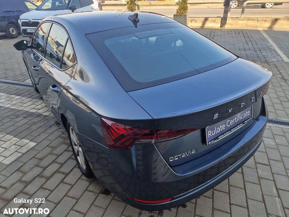 Skoda Octavia 2.0 TDI DSG Ambition - 8