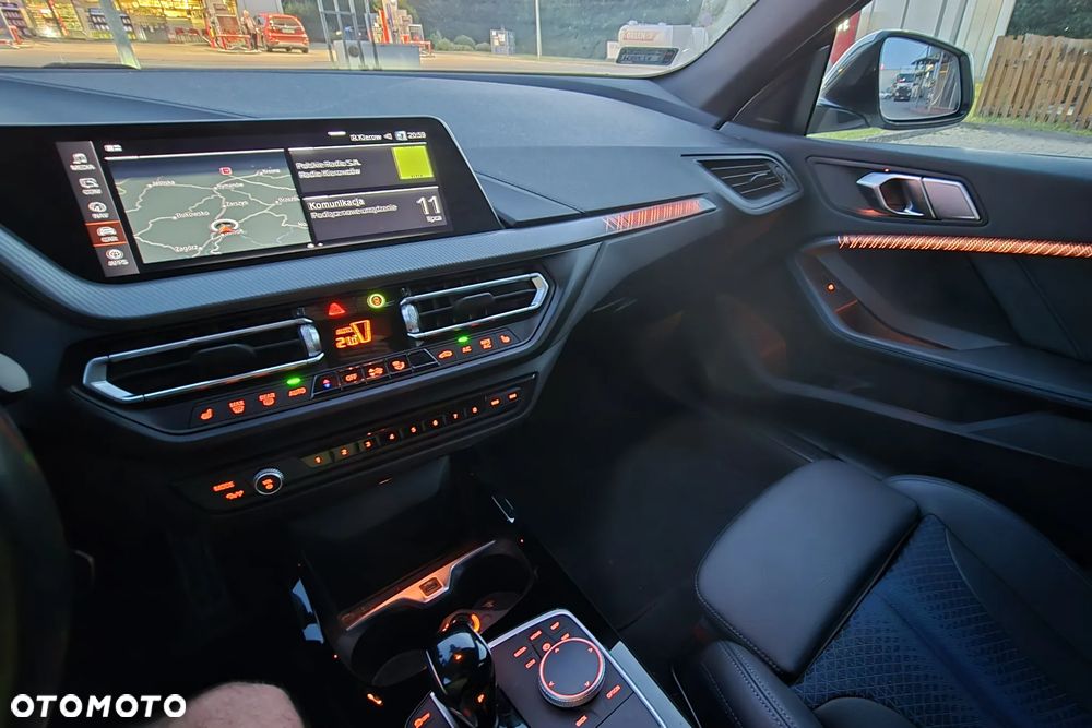 BMW Seria 2 218d M Sport - 7