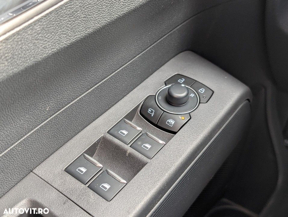Ford Tourneo Courier - 23