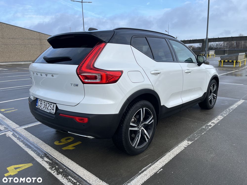 Volvo XC 40 T5 AWD R-Design - 4