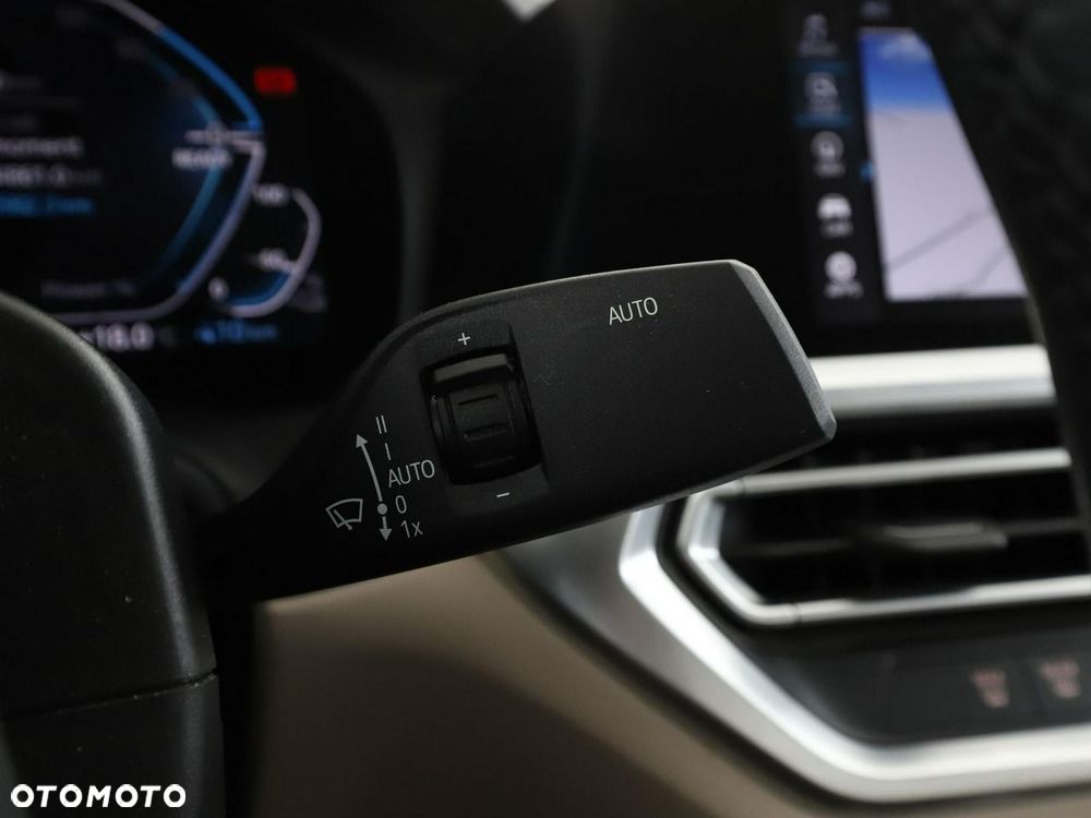 BMW Seria 3 320e PHEV M Sport - 35