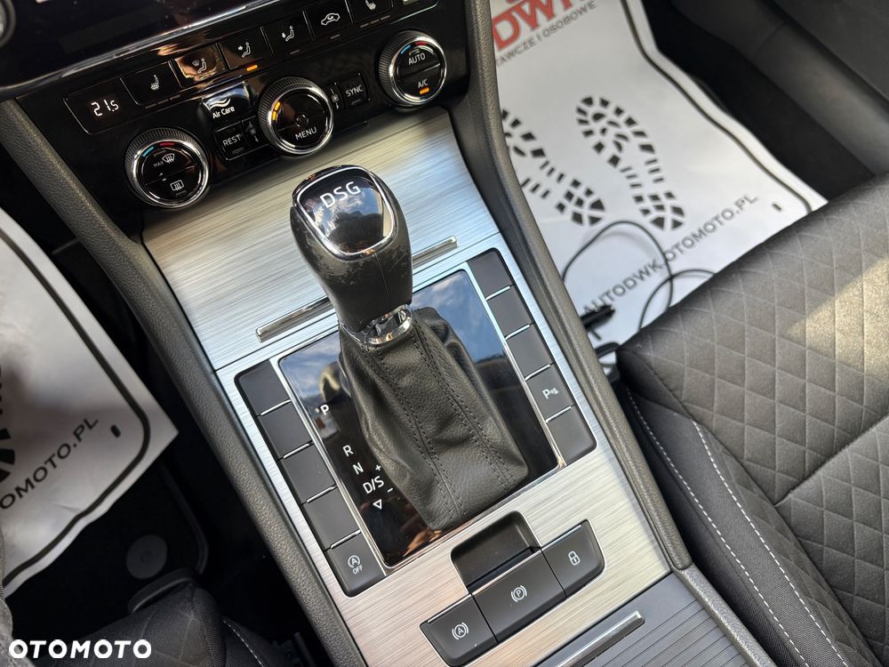 Skoda Superb 2.0 TDI DSG Ambition - 30