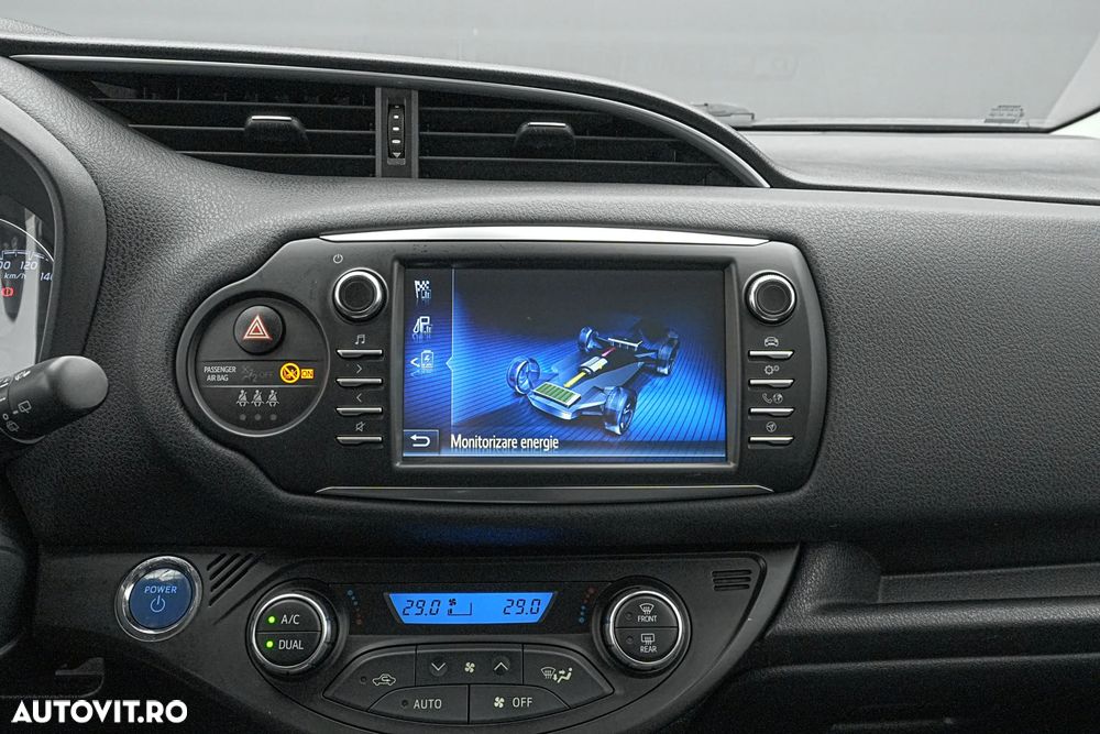 Toyota Yaris 1.5 VVT-i HSD Dynamic - 23