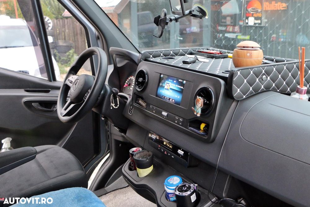 Mercedes-Benz Sprinter 319 - 12