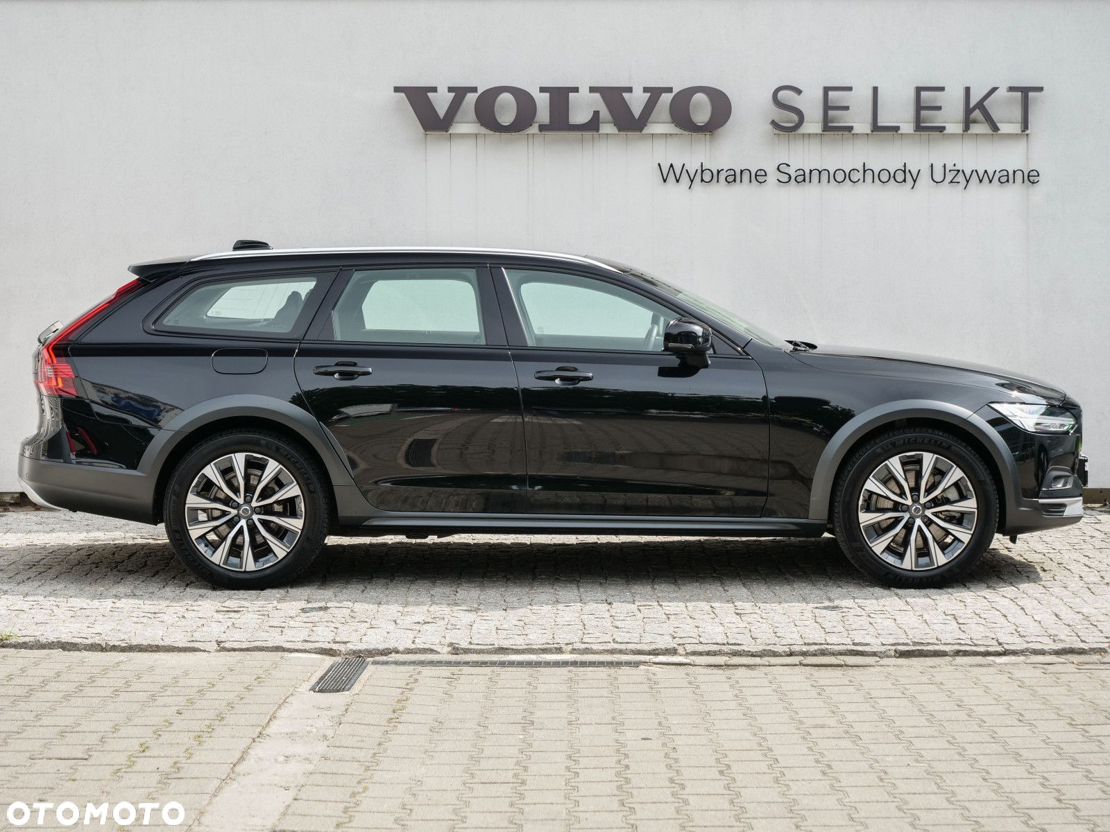 Volvo V90 Cross Country - 4