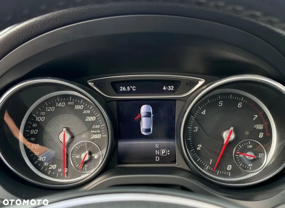 Mercedes-Benz CLA 250 4-Matic AMG Line - 29