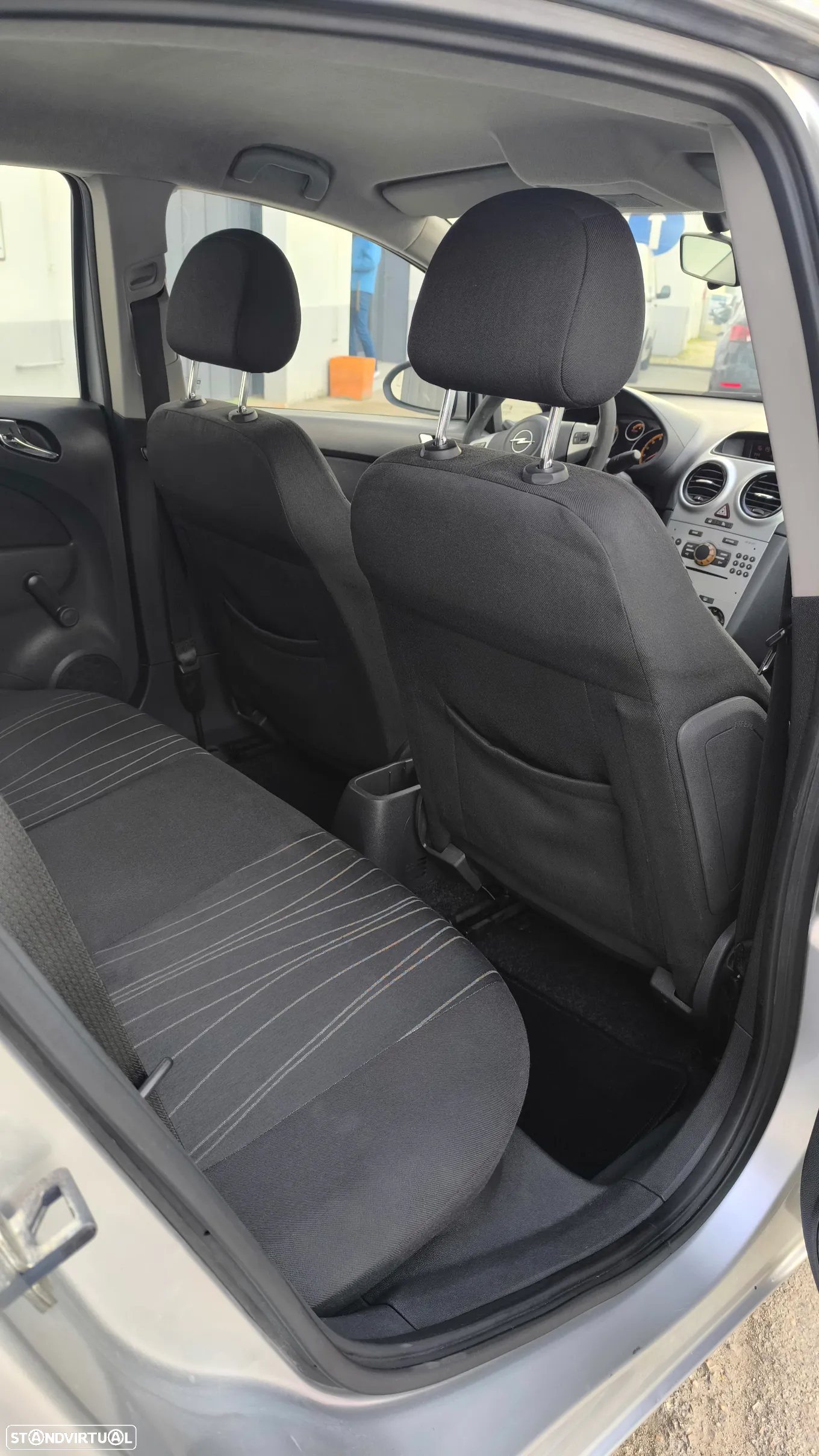 Opel Corsa 1.2 Cosmo - 41