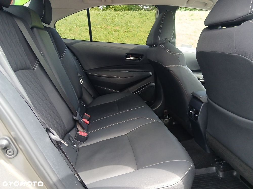 Toyota Corolla 1.8 Hybrid Executive - 14