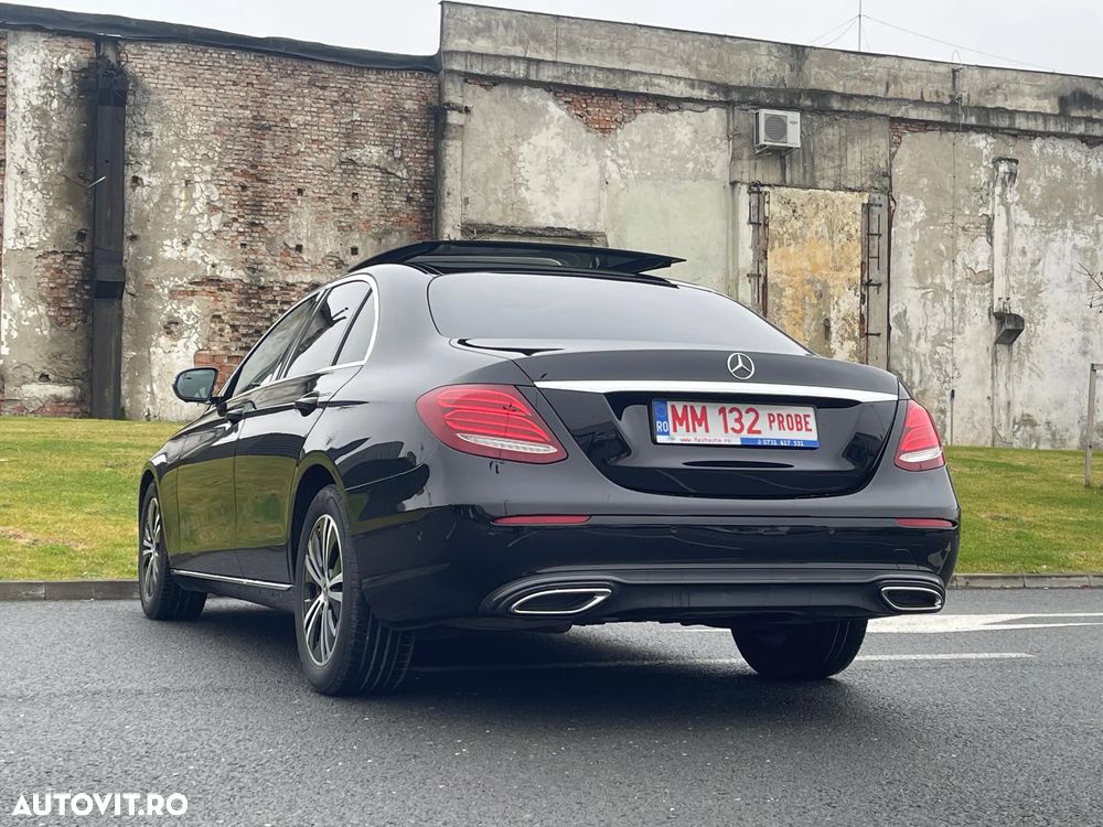 Mercedes-Benz E 220 d 4Matic T 9G-TRONIC Avantgarde - 37