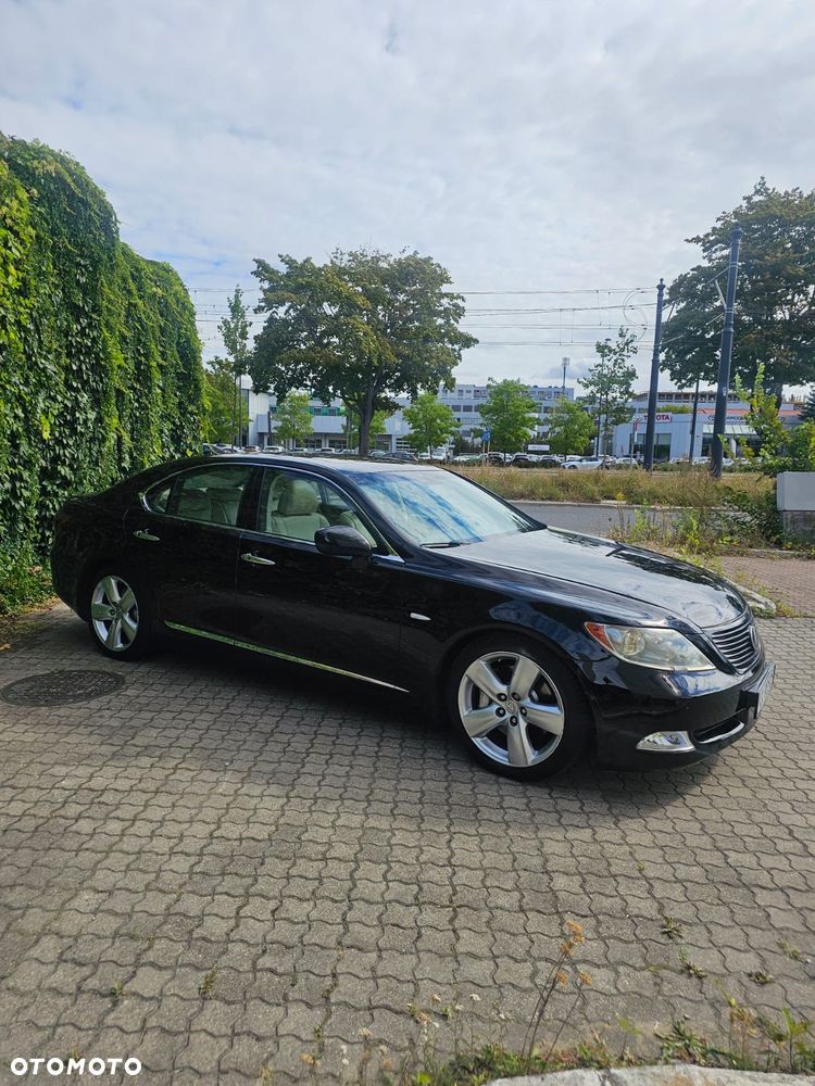 Lexus LS 460 Dynamic Line + Impression Line - 22