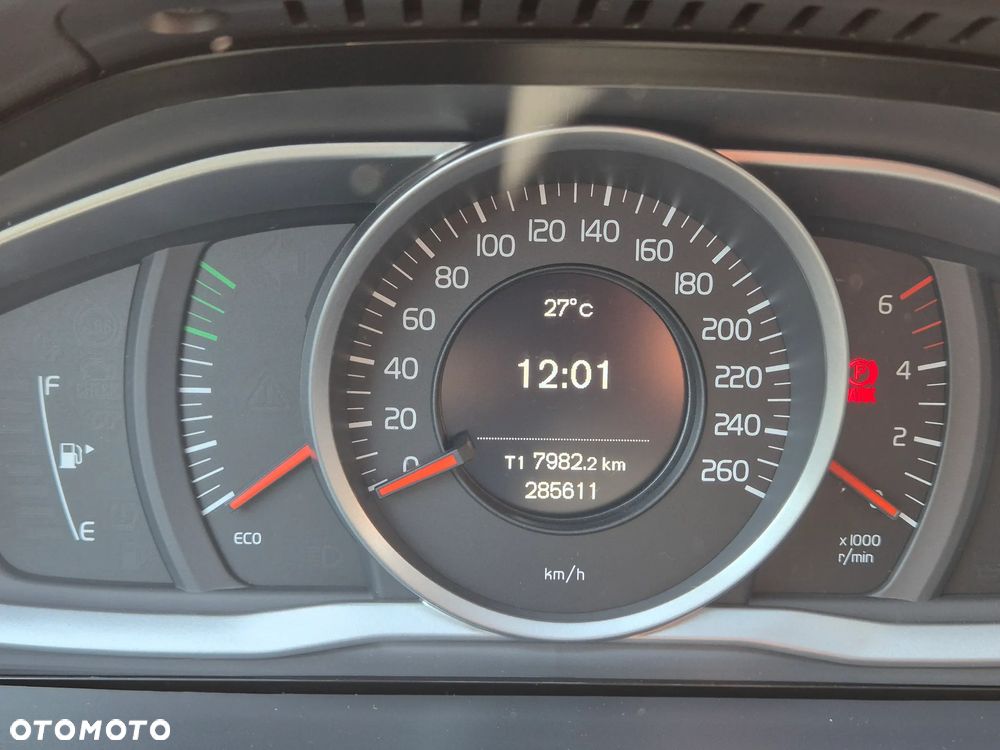 Volvo V60 Cross Country D3 Drive-E Momentum - 13