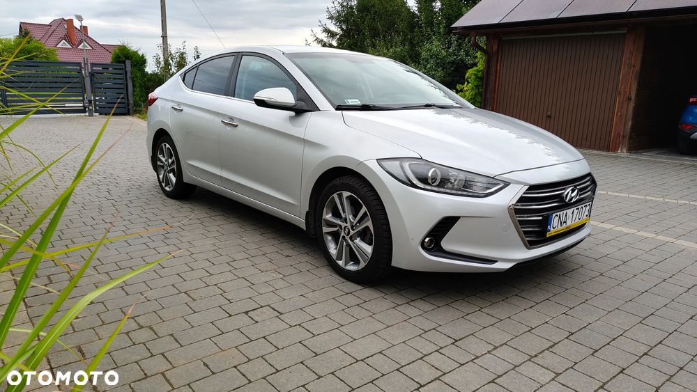 Hyundai Elantra - 3