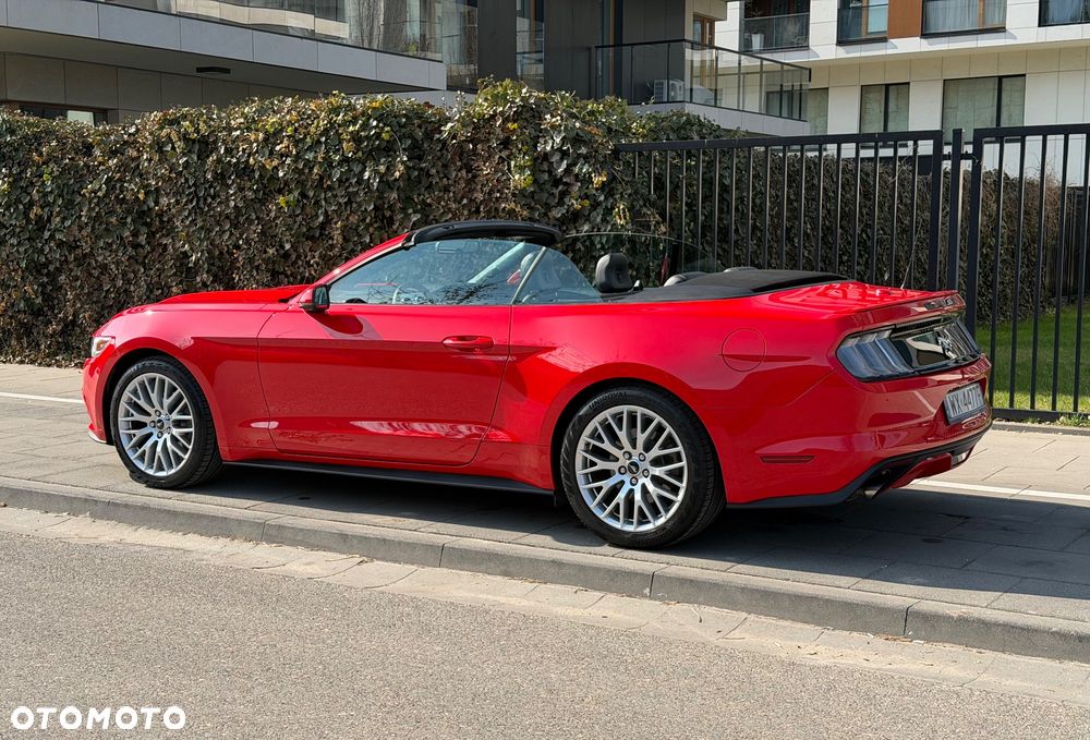 Ford Mustang - 24