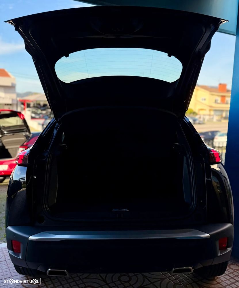 Peugeot 2008 1.2 PureTech Allure Pack - 24