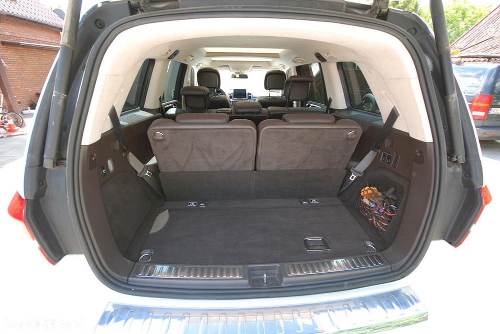 Mercedes-Benz GLS - 16