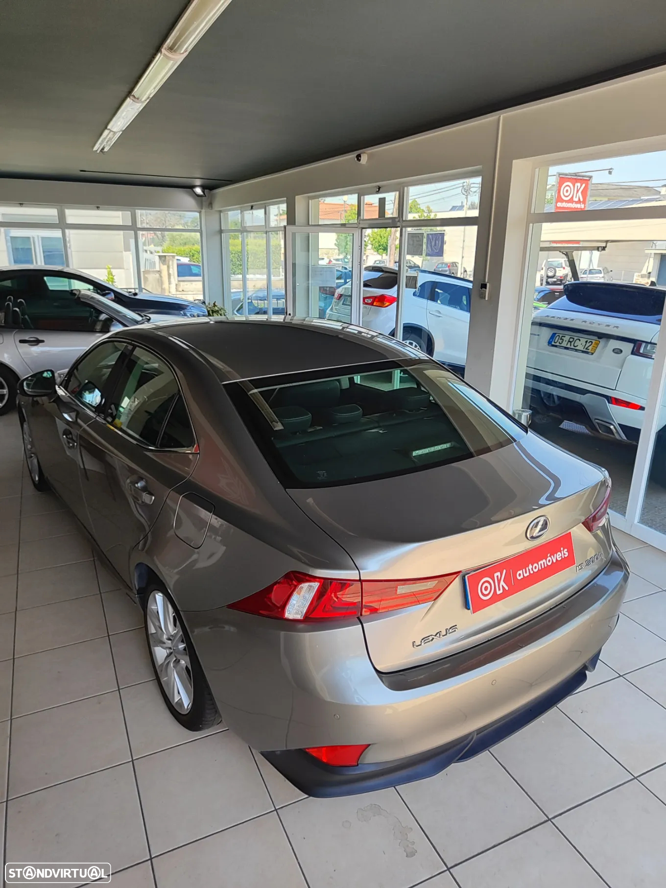 Lexus IS 300H Executive+ - 9