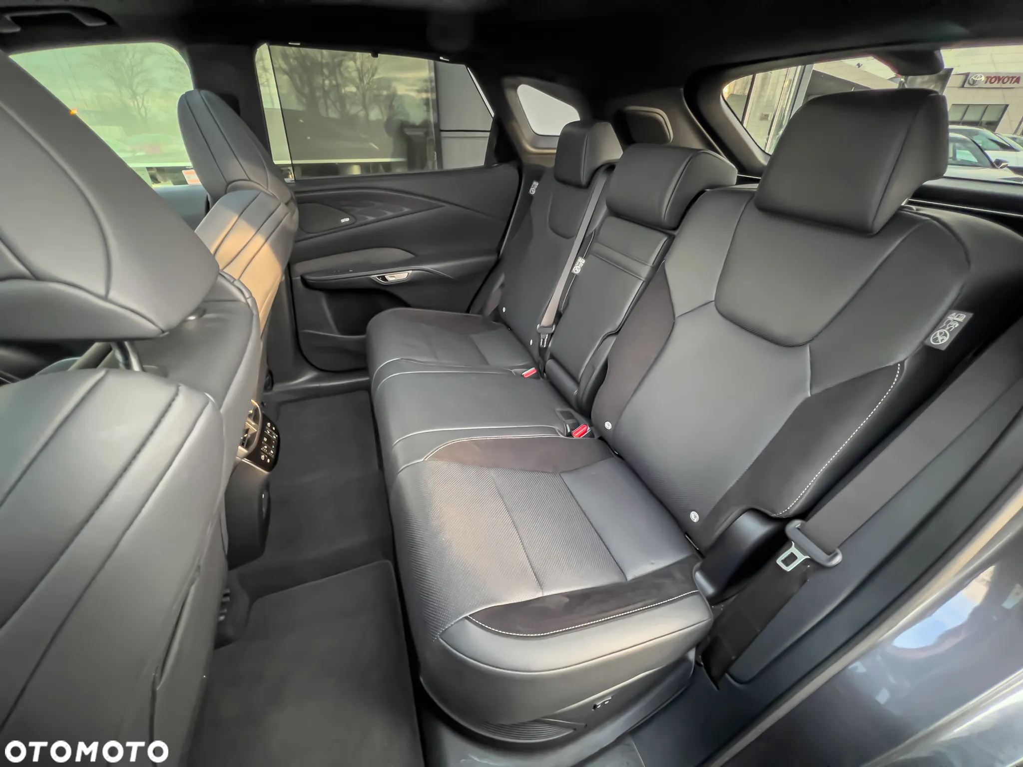 Lexus RX 500h F Sport - 15
