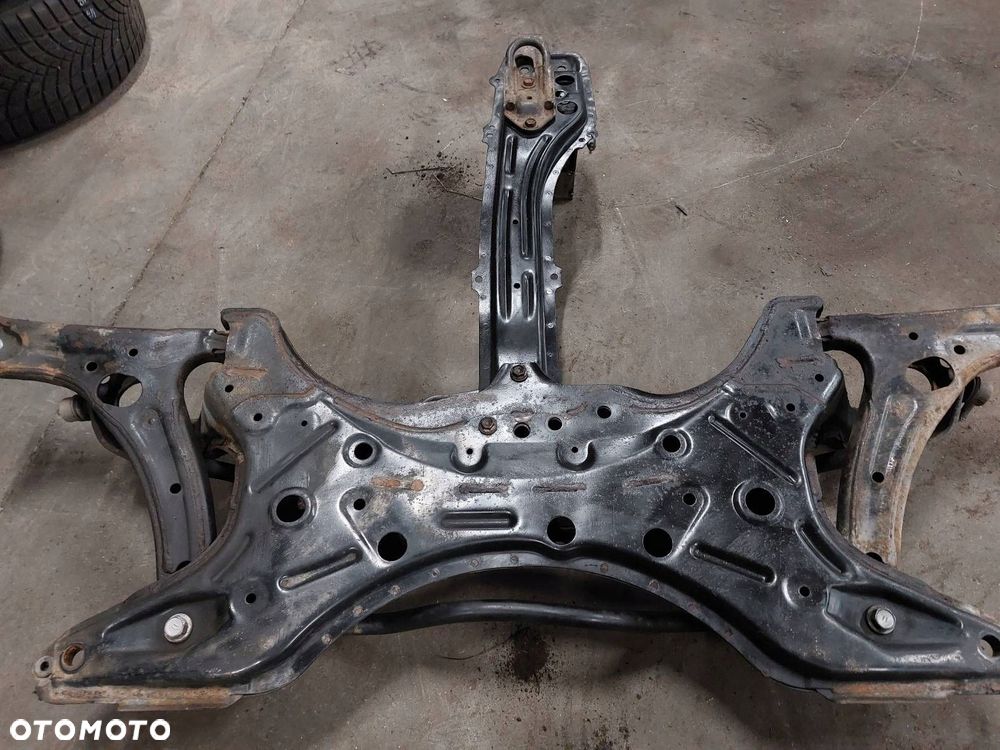 SANKI WÓZEK KOŁYSKA SILNIKA TOYOTA COROLLA VERSO I 01-04r 2.0 D4D - 4