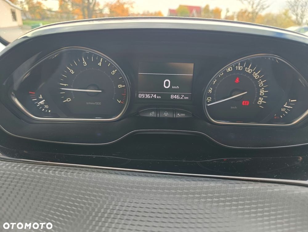 Peugeot 2008 2015 photo 5