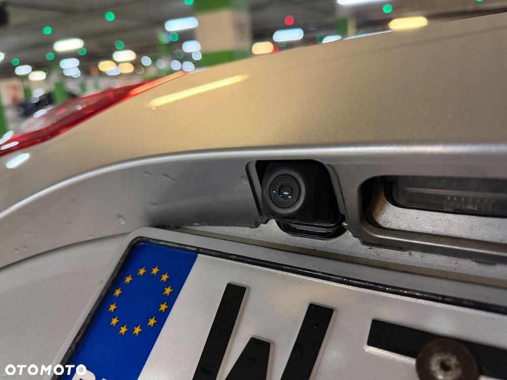 Toyota Yaris Hybrid 100 Premium - 13