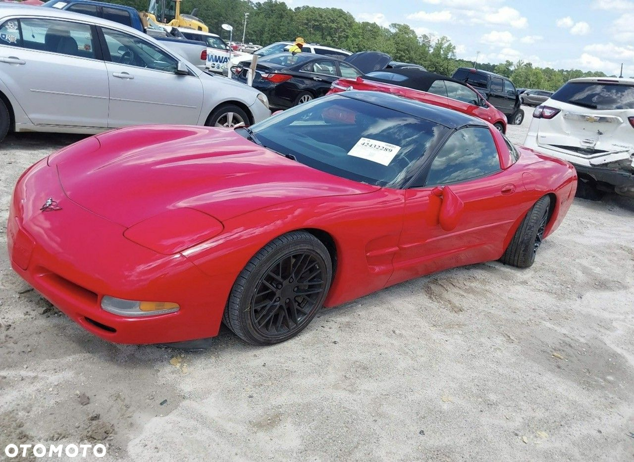 Chevrolet Corvette - 2