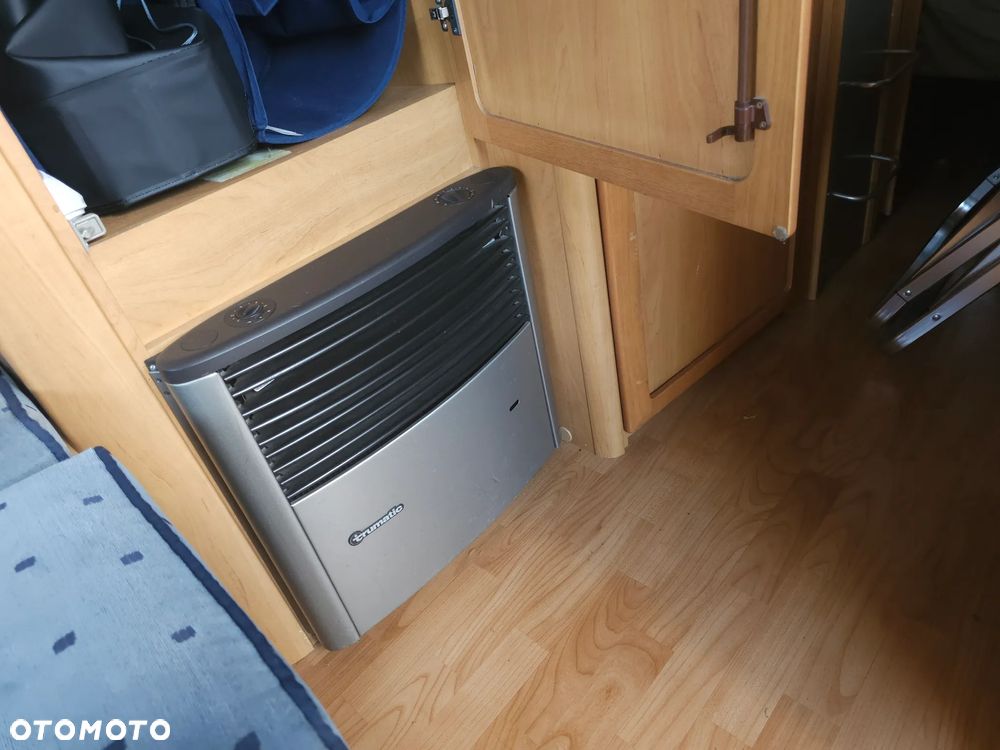 Hymer-Eriba Nova Swing 462A - 12