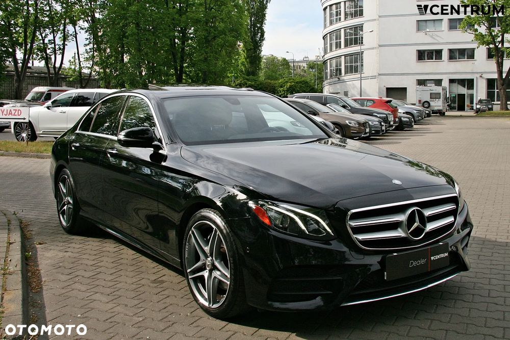 Mercedes-Benz Klasa E 300 9G-TRONIC AMG Line - 3