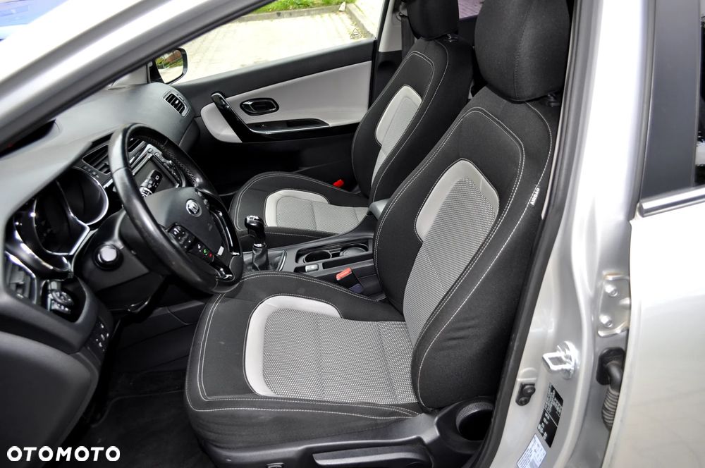 Kia Ceed 1.6 CRDi 128 Platinum Edition - 17