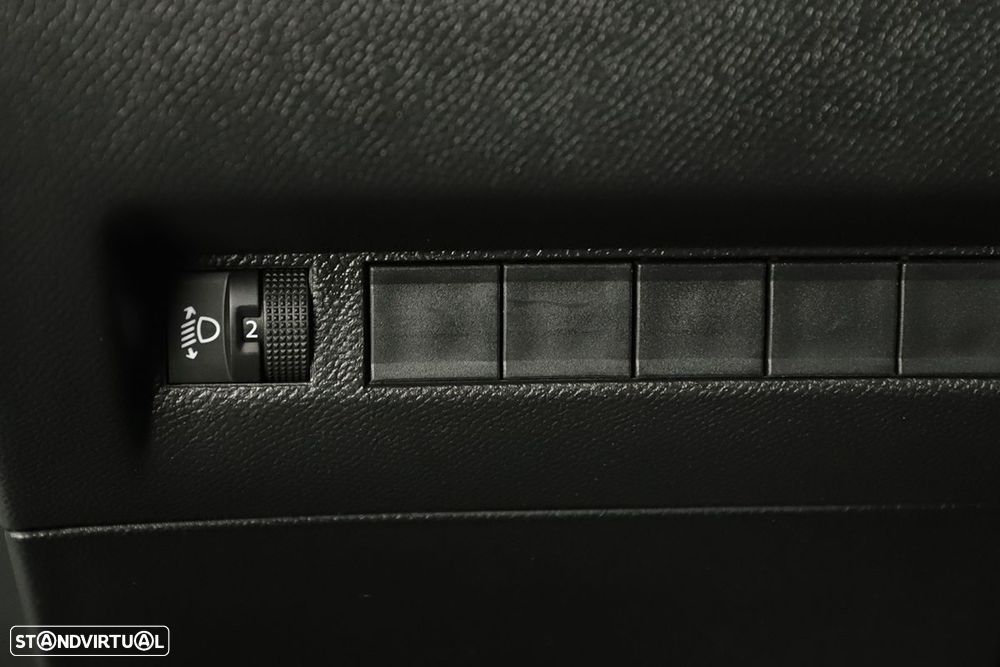 Peugeot 2008 1.2 PureTech Allure - 20