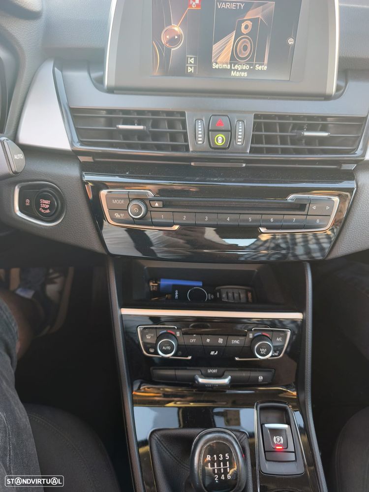 BMW 216 Active Tourer d Luxury Line - 13