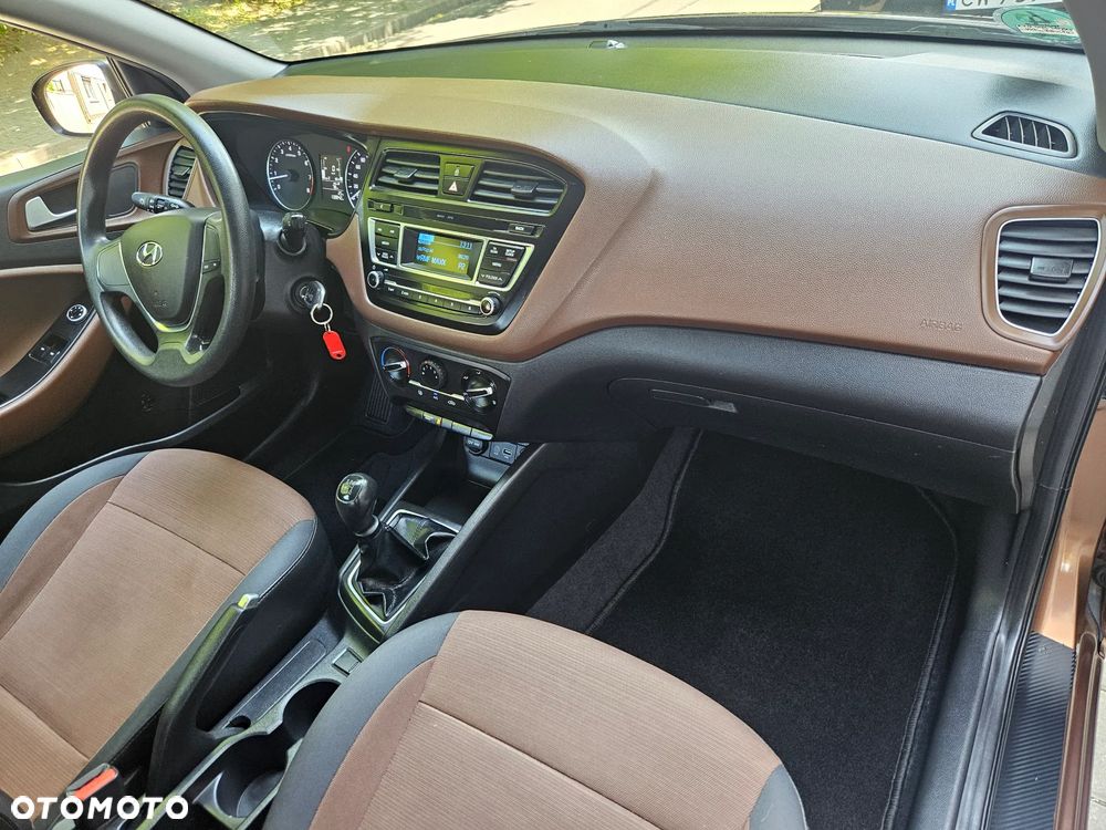 Hyundai i20 1.2 Pure - 17