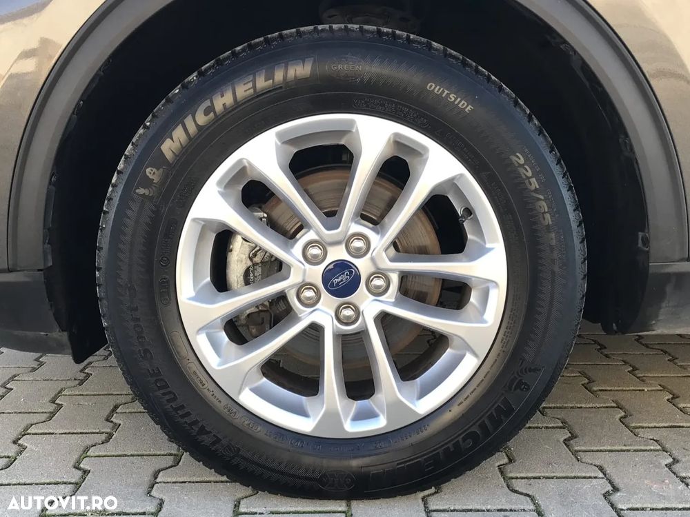 Ford Kuga 2.5 Duratec FHEV TITANIUM - 41
