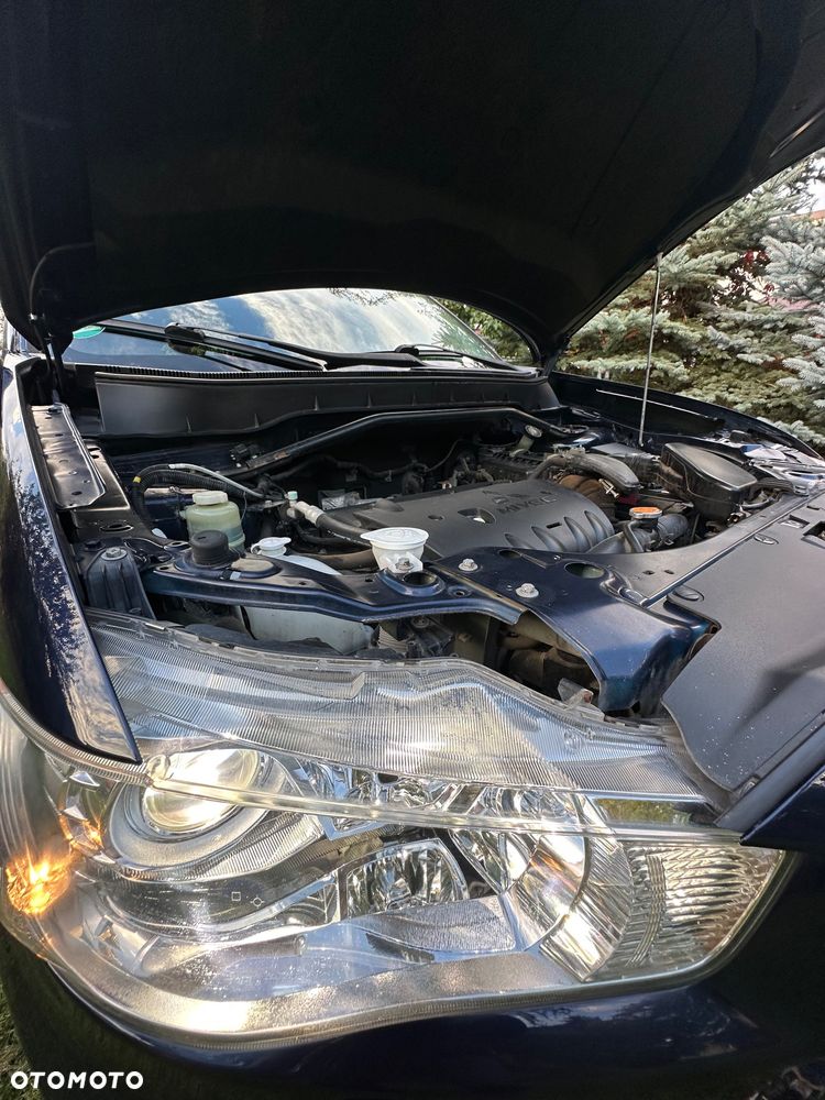 Mitsubishi Outlander - 28