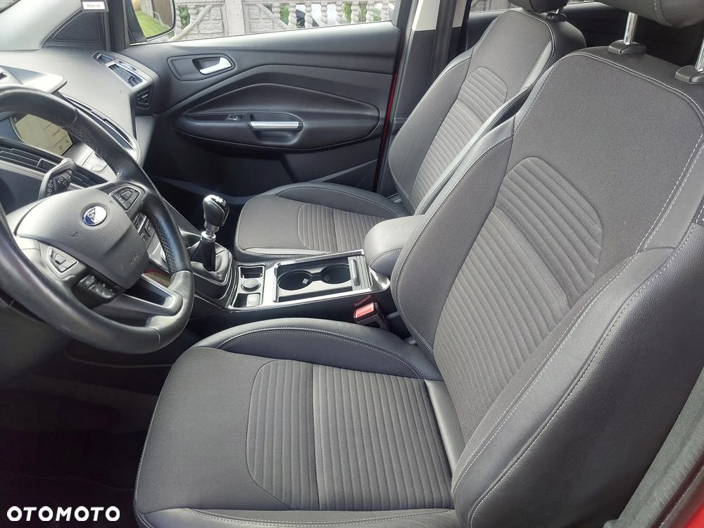Ford Kuga 1.5 EcoBoost 2x4 Titanium - 14