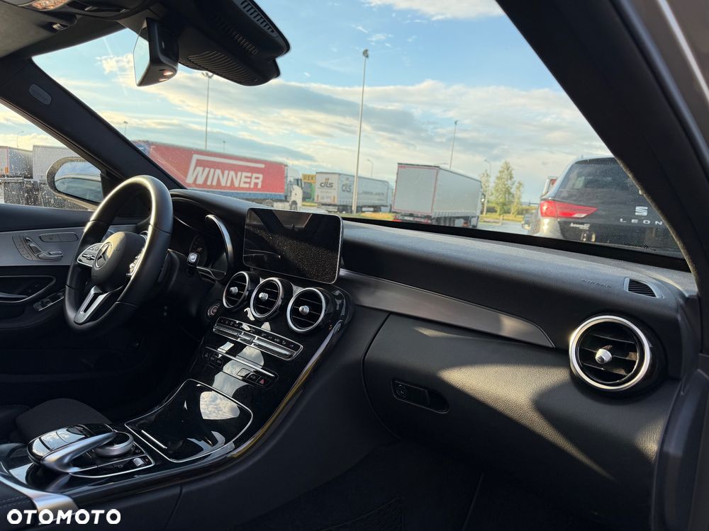 Mercedes-Benz Klasa C 220 d 4Matic 9G-TRONIC Night Edition - 16