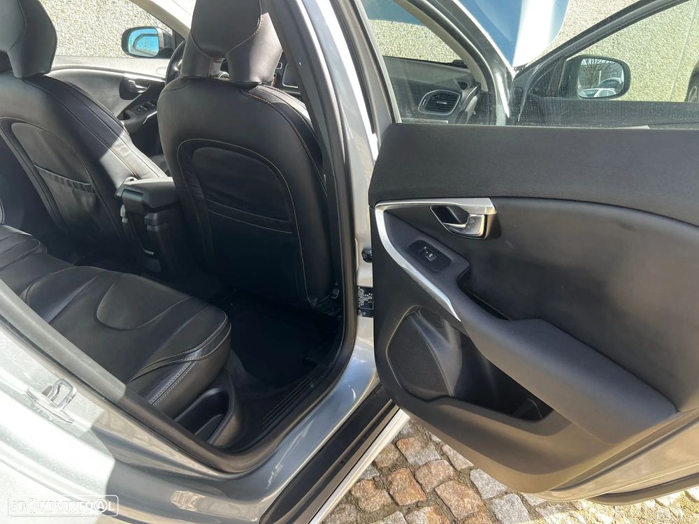 Volvo V40 1.6 D2 R-Design Momentum - 26