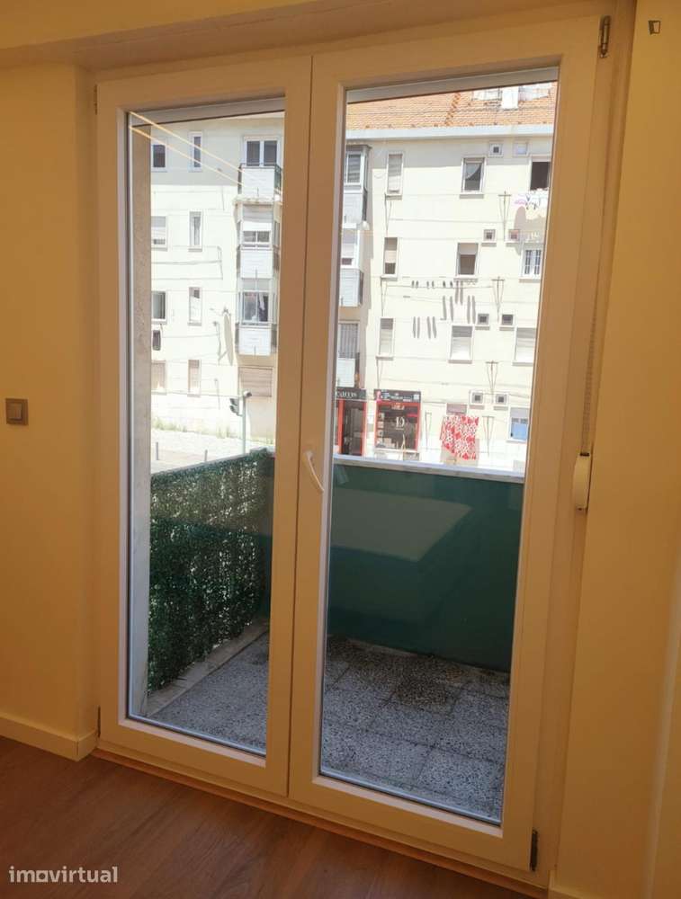 Quarto - localizado em Amadora Lisbon - Grande imagem: 3/18
