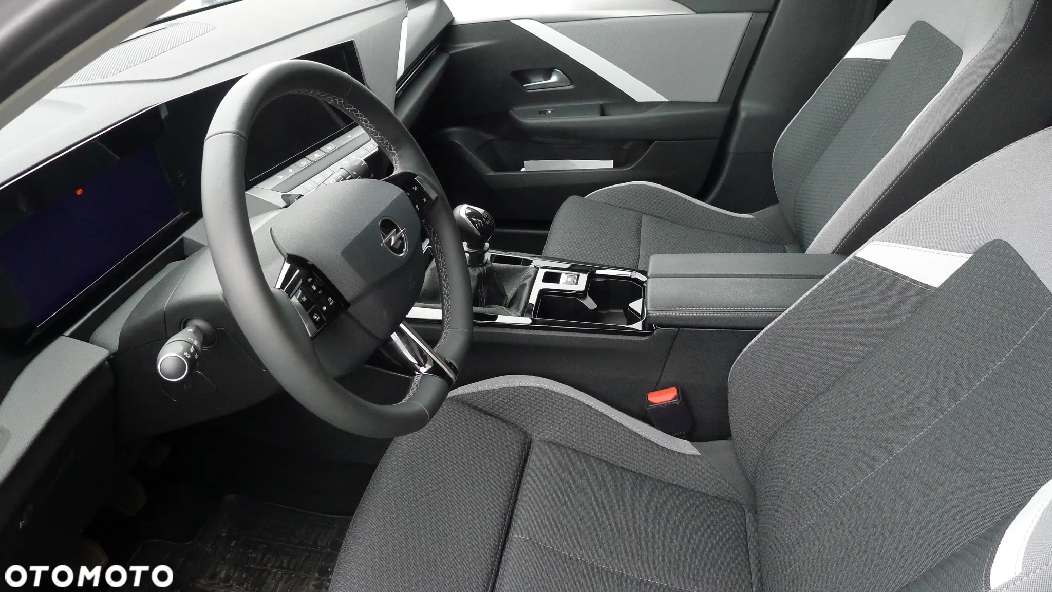 Opel Astra V 1.2 T Edition S&S - 9