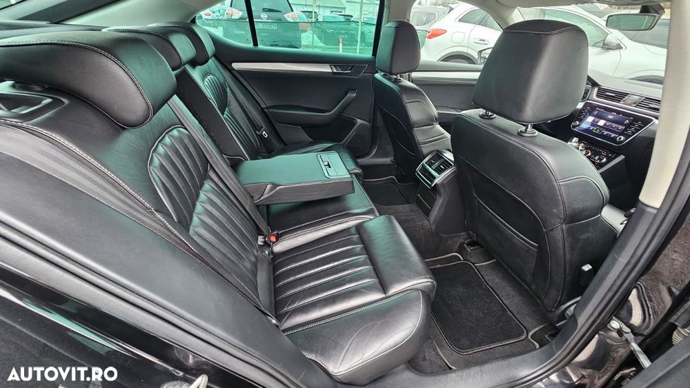 Skoda Superb 2.0 TDI DSG Premium Edition - 28