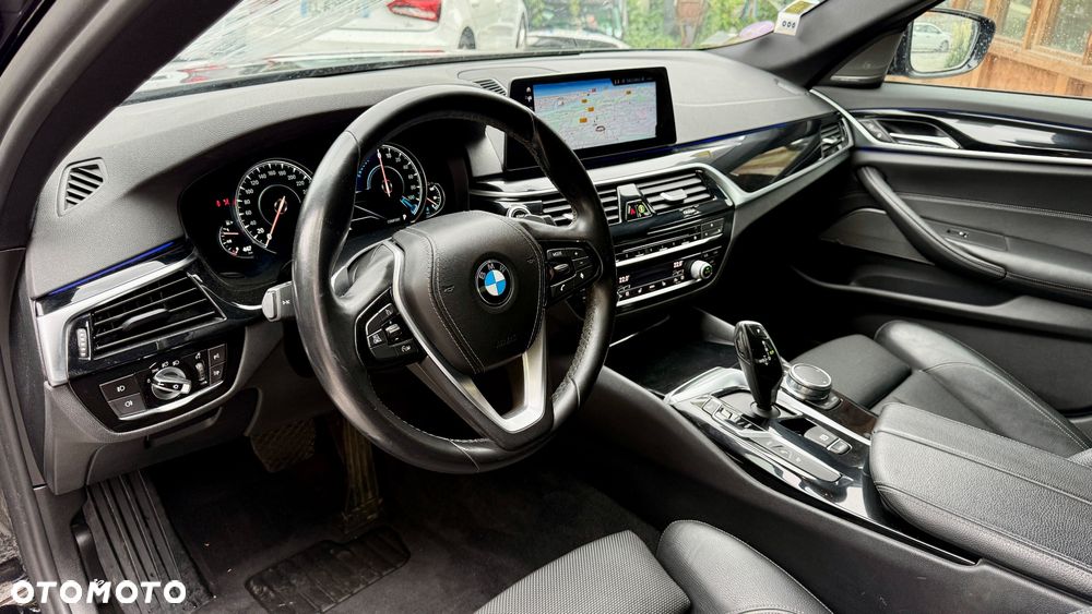 BMW Seria 5 530e iPerformance Luxury Line - 21